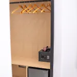 The Ease نابولي