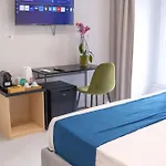 The Ease 4*
