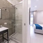 The Ease 4* Napoli