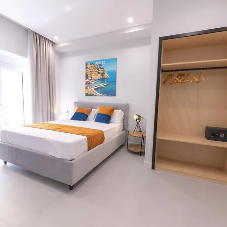 The Ease 4* Nápoles