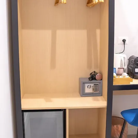 The Ease فندق مبيت وإفطار نابولي