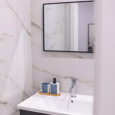 فندق مبيت وإفطار The Ease نابولي