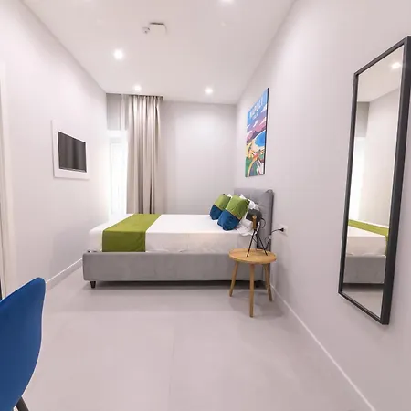 The Ease 4* نابولي