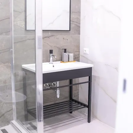 فندق مبيت وإفطار The Ease نابولي