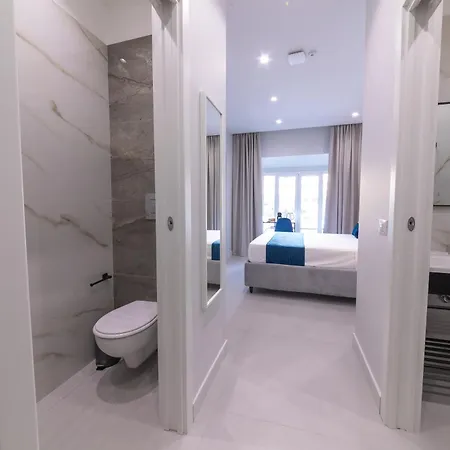 فندق مبيت وإفطار The Ease نابولي